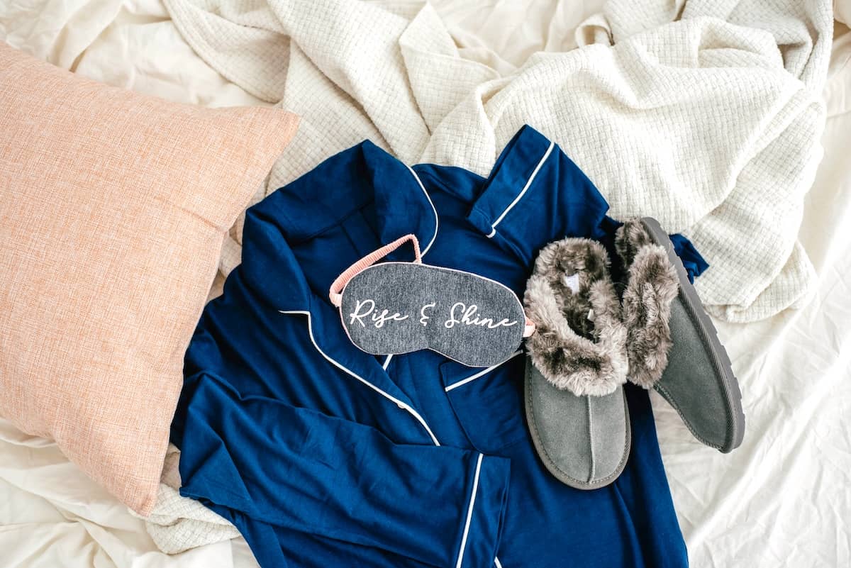 Pyjamas, eye mask, slippers - guide to decluttering clothes.