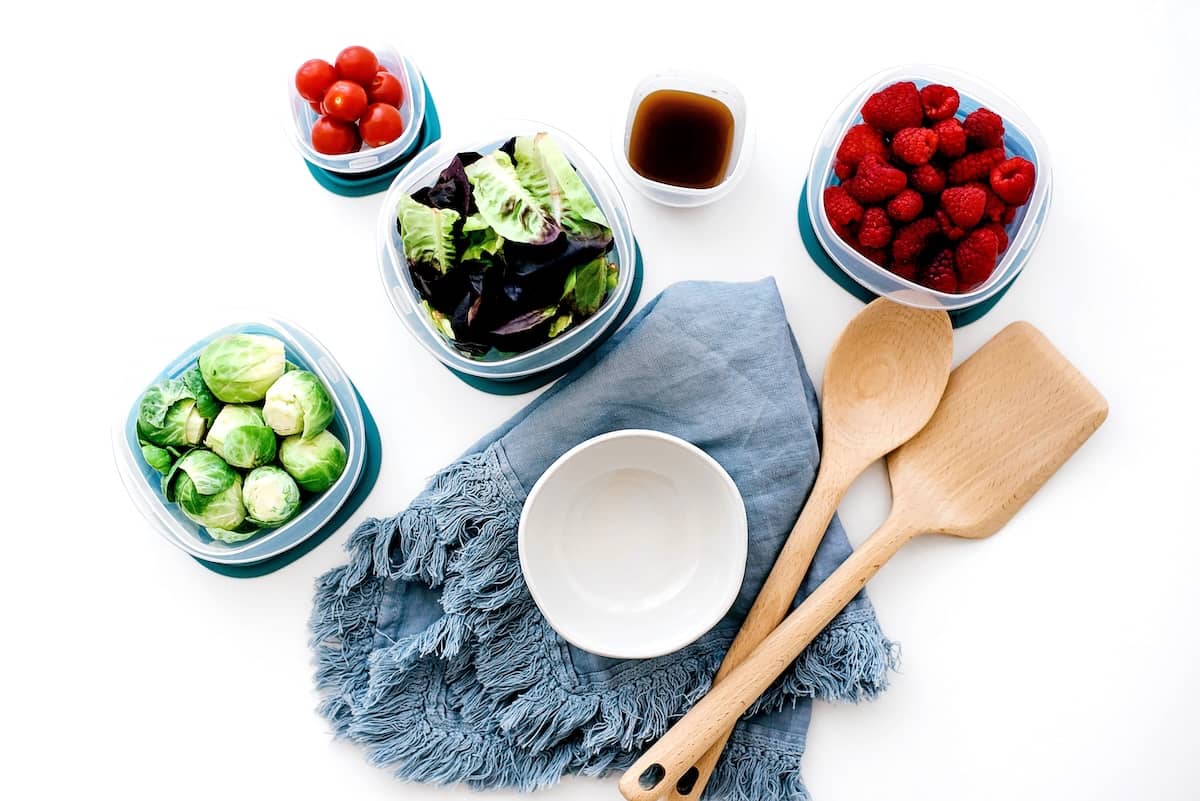 Food in containers - weekly meals on a budget.