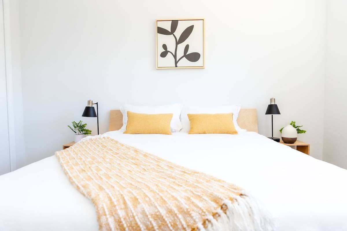 Freshly made bed - daily cleaning to try.