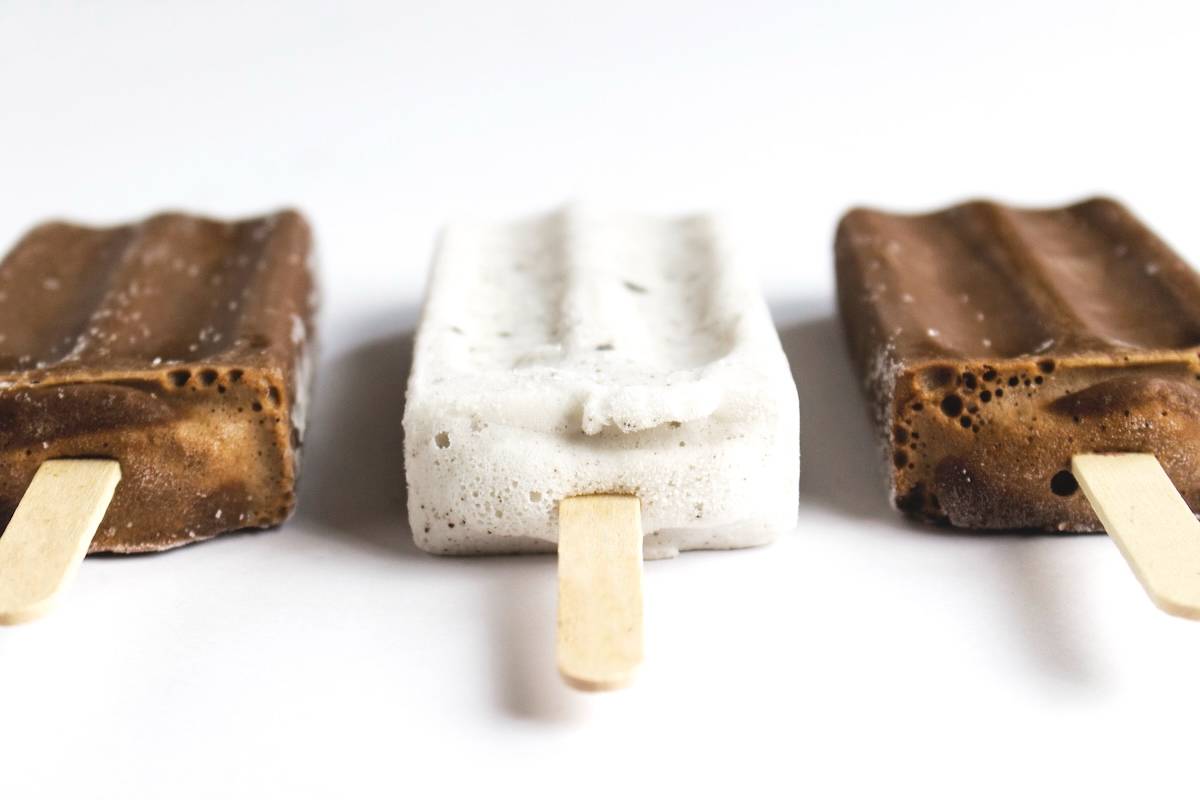 3 ice creams on a stick - ideas for outdoor activities for kids.